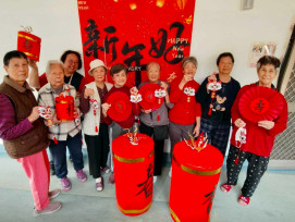 屏東榮家住民巧手迎新春 結合節慶元素手作創意 