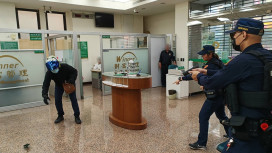 旗山警實戰演練金融防搶   春節前強化治安部署