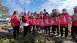 屏東榮家好事花生微旅行趣 樂齡住民享田野樂