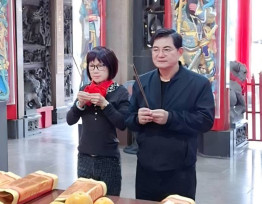 劉燈鐘至花蓮慈惠堂總堂參拜  感受母娘慈悲為懷精神