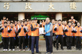 青年展熱血、服務展紀律　國防大學志工助八德榮家清掃環境迎春納福