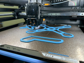 南臺科大3D列印結合烘焙傳愛家扶 跨域研發無人機造型餅乾 