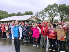 世代交流x老幼共融　八德榮家元旦升旗住民長輩攜手學童同樂迎新納福