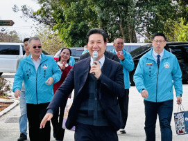 初一走訪農林漁牧4所 陳福海向鄉親拜年