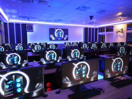 東海已故化工校友之女葉景睿 捐贈35萬美元打造第6間AI PC教室