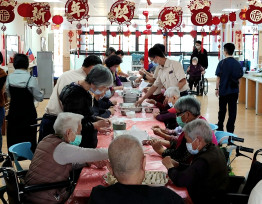 元寶強強滾！臺南榮家福氣迎喜年 溫馨包水餃迎新春