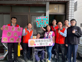 屏東榮服處歲末關懷 為榮民眷大掃除暖心祝福