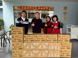 臺南榮家歲末米餅飄香！陳岱聲祝福長輩平安過好年