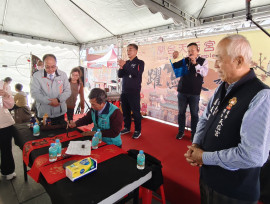 安平媽祖前墨香傳情！開台天后宮連辦6年 寫春聯品好茶吸引千人朝聖