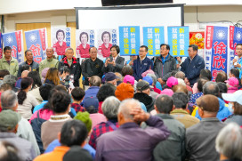 藍軍戰神立委羅智強現身問政說明會　讚徐欣瑩是有情有義的戰友