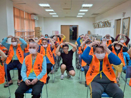 屏東榮家青銀共融健康同行 樂齡住民展笑顏