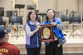 新北社會局舉辦親子公益音樂會　用笛聲陪弱勢家庭提前過母親節