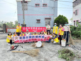臺南榮服處志工感動服務 環清家園暖慶母親節