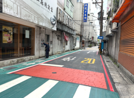 新北打造友善生活巷道　新店中正路117巷設置「行人優先區」