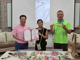 金大師生迎接母親節心相連  編手機掛繩謝親恩