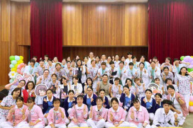致敬第一線護理人員　中醫大新竹附醫表揚26位優良護理師粉紅公仔爆紅