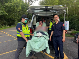 迷航6縣市  竹山警深山尋獲助身障男返家