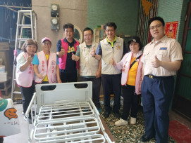 苗栗榮服處榮欣志工送暖 電動輔具到府提升榮民照護品質