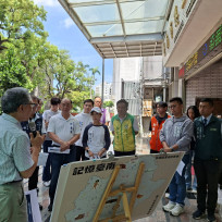 南市議會建設委員會勘查博物館周邊工程 要求人行道10月底前完工