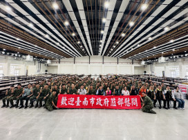 端午節前 臺南市府敬軍團赴陸軍砲訓部勞軍