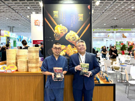 奇美食品攜手昭和食堂推聯名煎餃 食品展再掀排隊熱潮