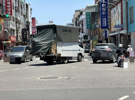 高雄市區驚傳死亡車禍！重機騎士遭撞送醫搶救宣告不治