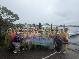 漫步府城水岸！新樓醫守護失智家庭小旅行 用陪伴傳遞社會溫情