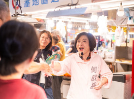 投票倒數百日拚換新！何欣純用「3個願意」打拚發展「3個第一」 