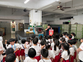 板橋郵局接待休士頓幼兒園師生　帶領學童深入郵政工作現場