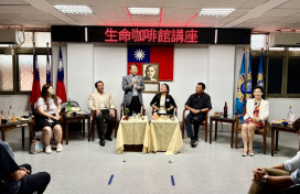 崇榮93 世台會蒞基隆榮服處辦「生命咖啡館講座」關懷活動