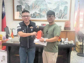服務十餘載張啟新巡官離差赴屏東任新職　竹市警二分局同仁感謝一路相伴