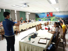 提升數位應用能力×智慧新生活 屏東榮家辦AI生活與實戰課程