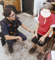 公私協力攜手助迷途長輩平安返家　竹市關東橋警熱心尋人結合民眾即時通報