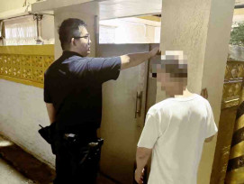 離家百米卻迷失方向！　竹市東勢警深夜當「嚮導」暖心護送失智老翁平安返家