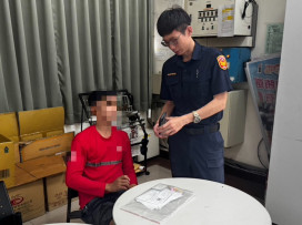 菲籍移工過戶卡關 湖內警妙用APP耐心解困