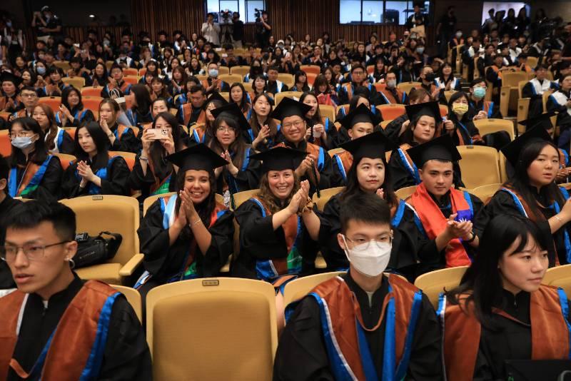 陳其邁出席中山大學畢業典禮 給予畢業學子期勉祝福