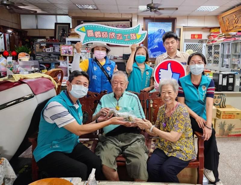 嘉義榮服處辦「端粽飄香 送愛到家」活動溫馨