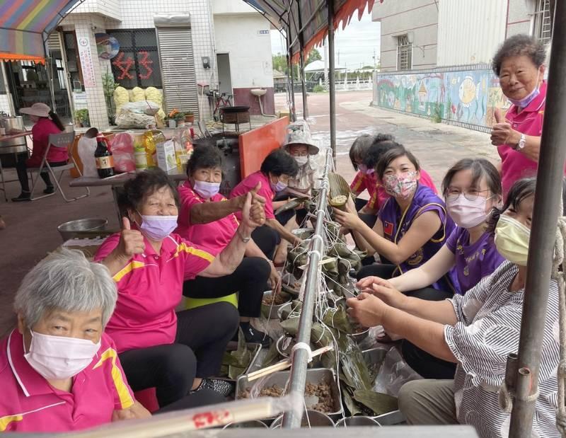 好收社區迎端午粽飄香　北港警宣導防詐交安獲好評