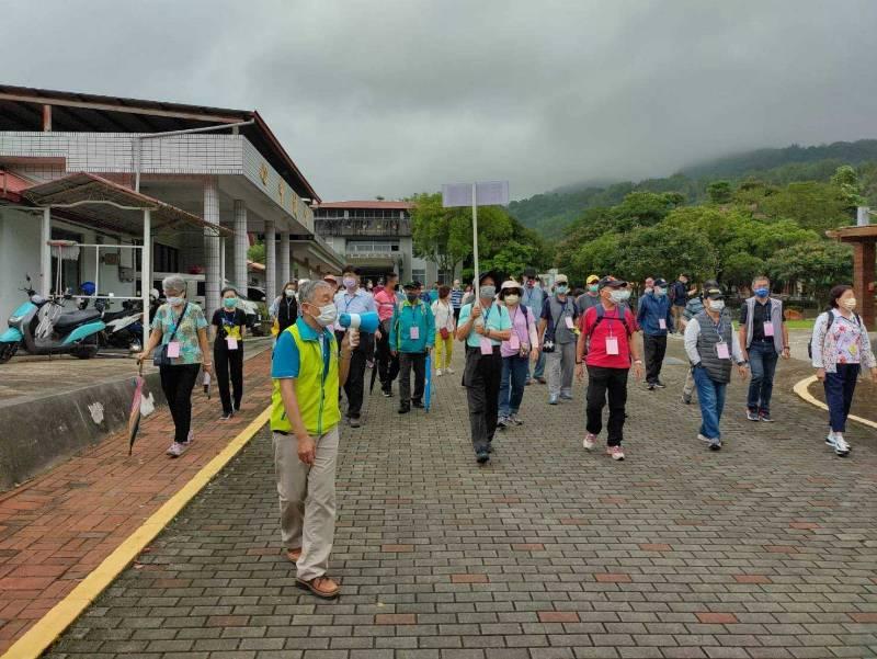 白河榮家歡迎嘉義榮服處參訪入住觀摩 志工關懷服務老幼同樂