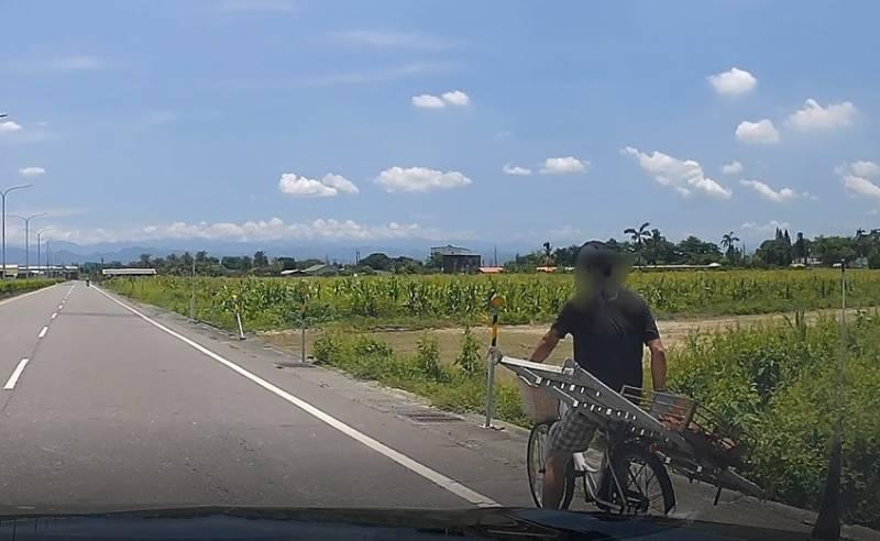 男騎鐵馬超載違規 警查竟是竊盜現行犯