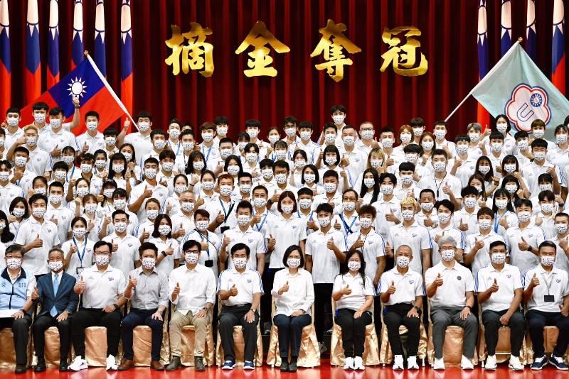 陳其邁主持火焰蟲非營利幼兒園開園，體驗沉浸式客語教學的魔力！