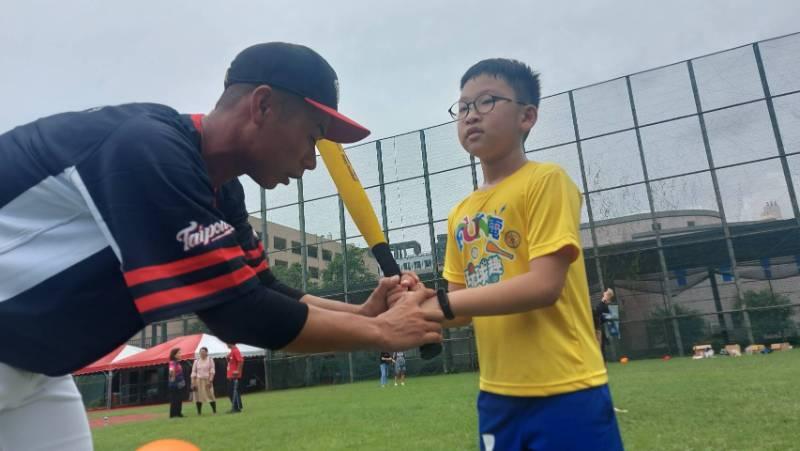 名額秒殺！台電棒球Fun電營開辦，超過400名小學生熱情參與！