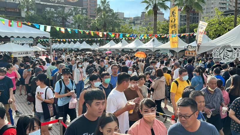 「2023鹹酥雞嘉年華」狂吸十萬人！高雄美食祭兩日狂歡，商家大賺35%！