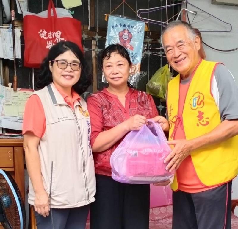 臺南榮服處連結民間企業捐贈物資 感恩月接力傳愛溫暖人心