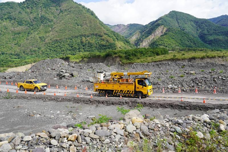 台電鳳山區處14台工程車動員加強桃源區供電穩定，打造更好用電環境！