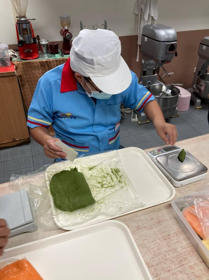 嘉療愛的集團秋節月餅精心出彩 團圓點金