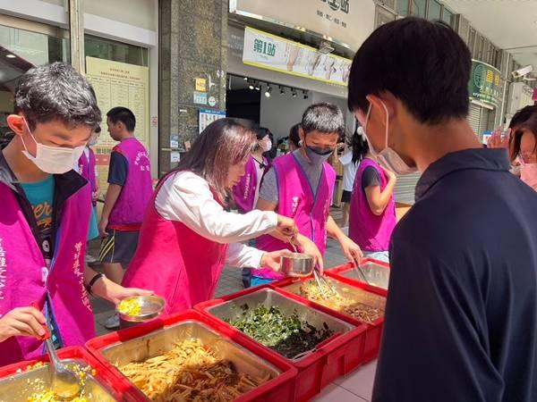 「暑假中餐助童計畫圓滿成功，送給孩子們最好的開學禮物」