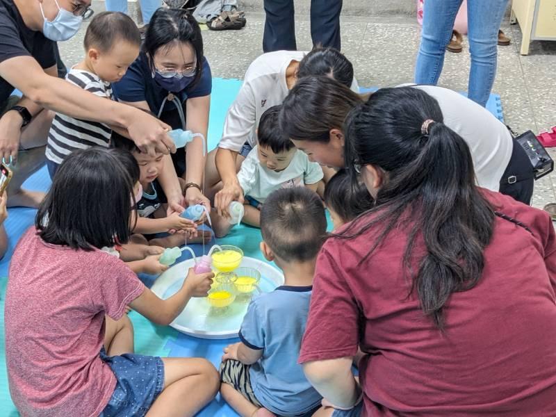 南市社會局永康社福中心親子五感玩繪本 黃偉哲呼籲重視幼兒多元發展