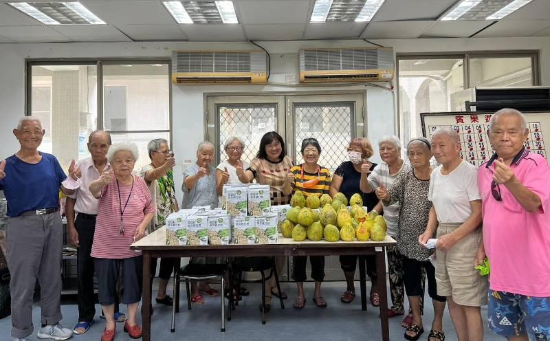 白河榮家慶佳節 住民歡欣彩柚迎中秋    