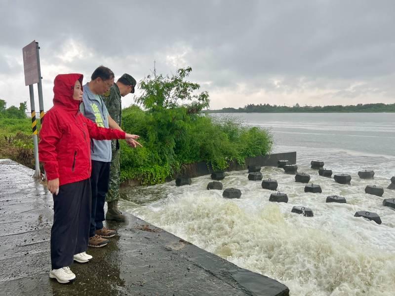 海葵颱來襲 周春米視察沿海抽水設備